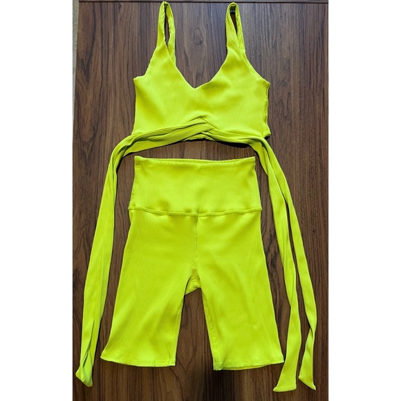 ONA l  Neon green workout set - Picture 4 of 5